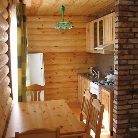 Guest House Zirga Smaids Kusneri ภายนอก รูปภาพ