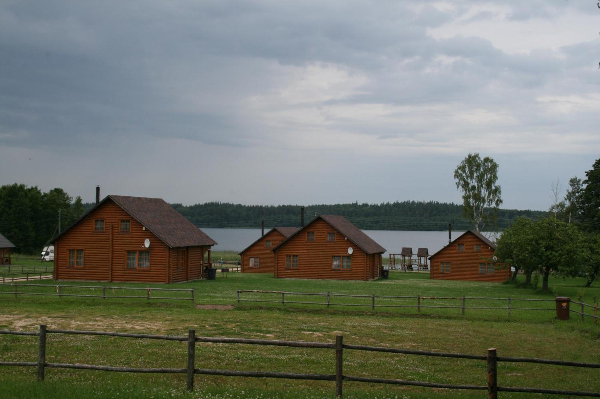 Guest House Zirga Smaids Kusneri ภายนอก รูปภาพ