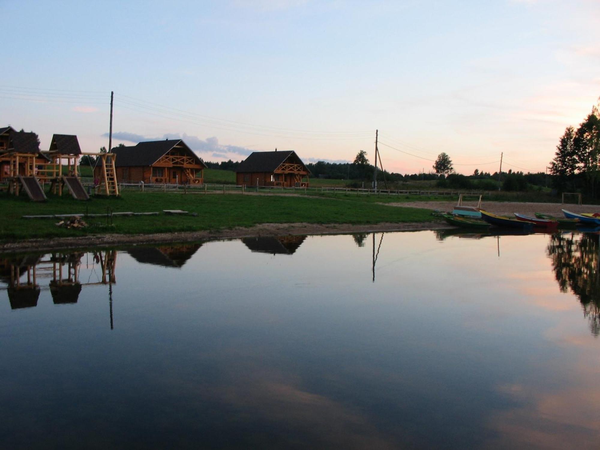Guest House Zirga Smaids Kusneri ภายนอก รูปภาพ